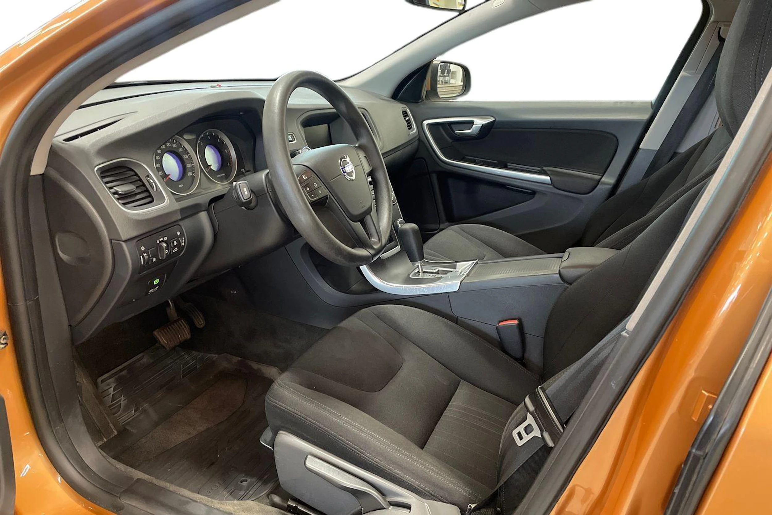oranssi Volvo V60 2011 kuva 7.