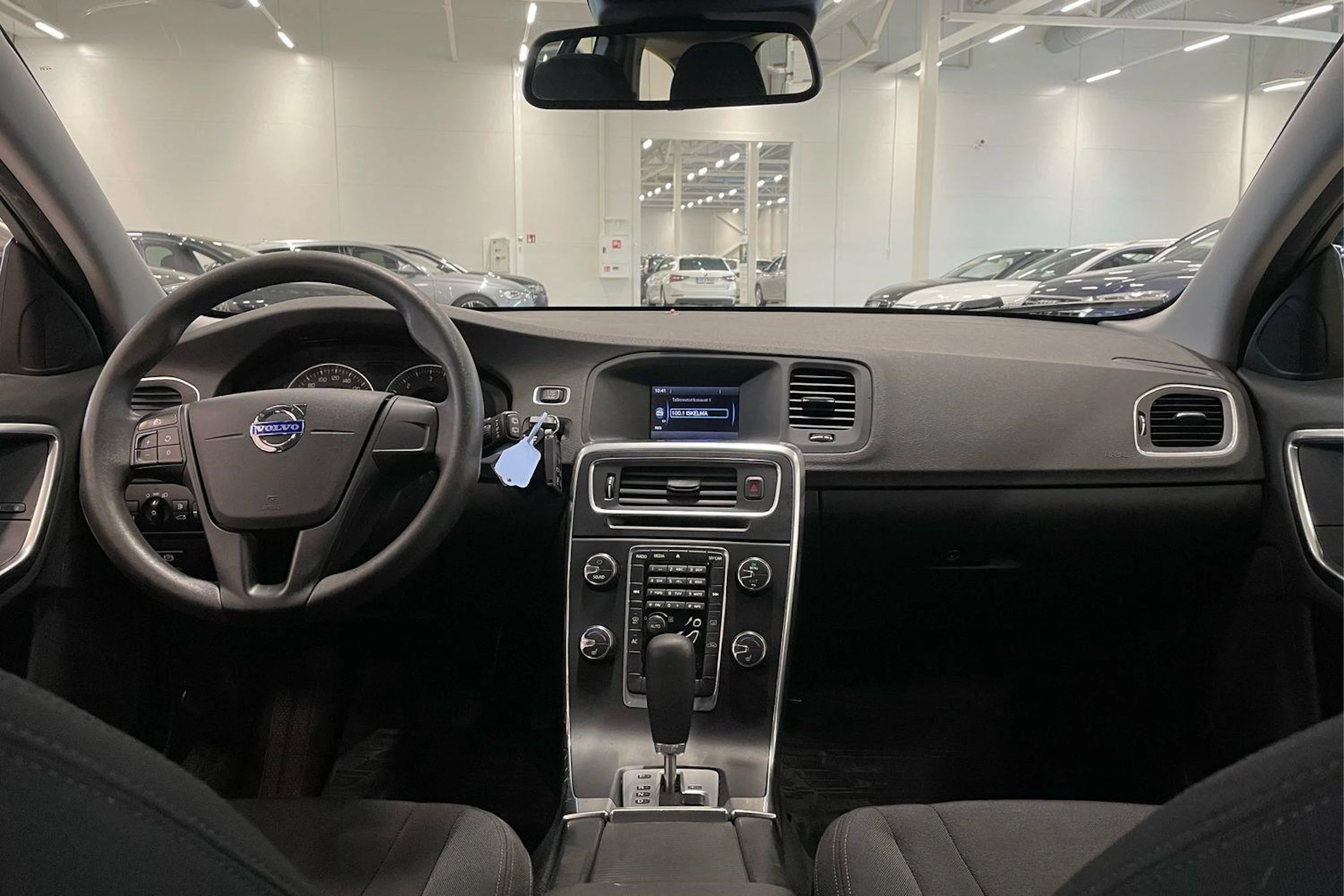 oranssi Volvo V60 2011 kuva 11.