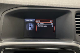 oranssi Volvo V60 2011 kuva 18.