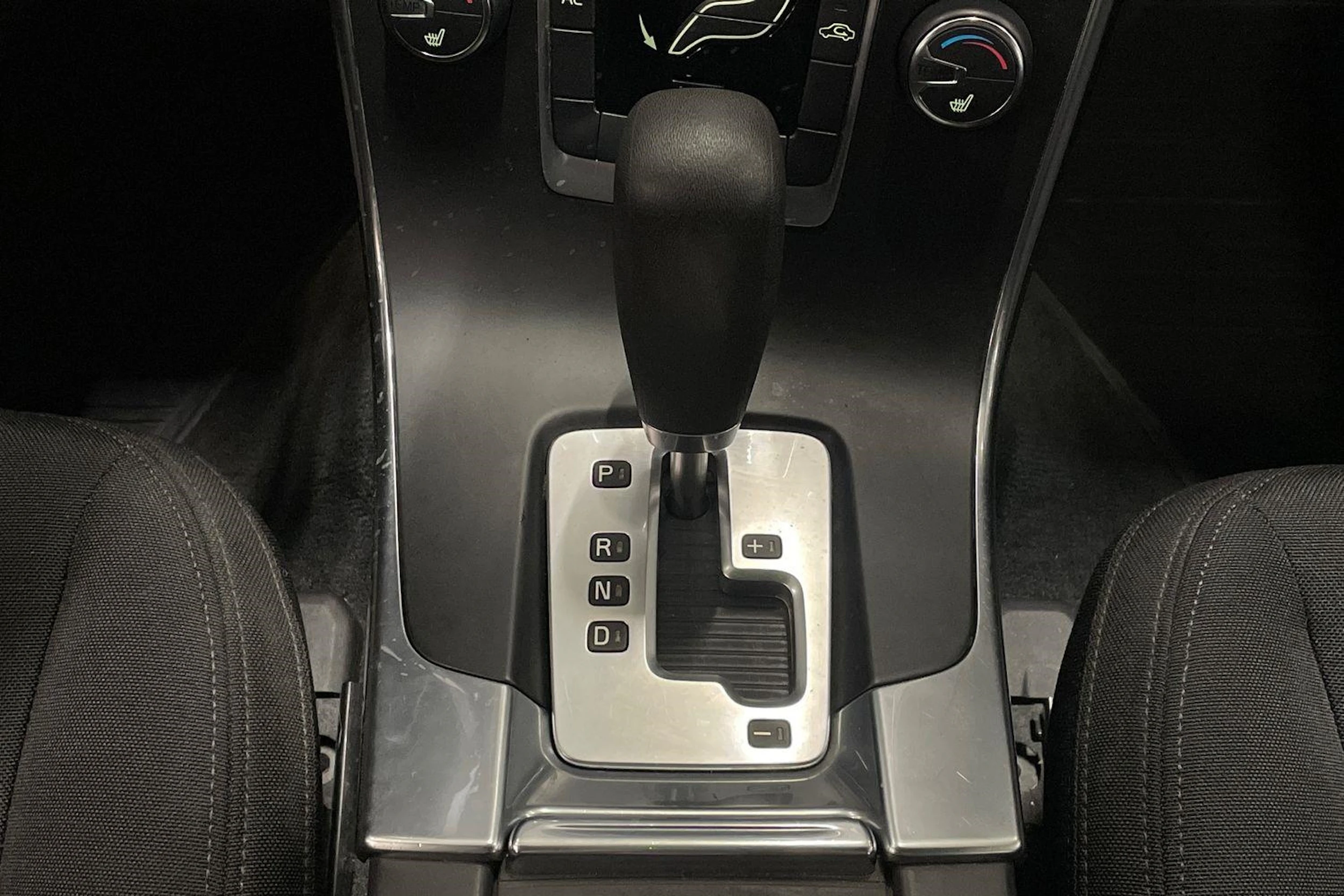 oranssi Volvo V60 2011 kuva 19.