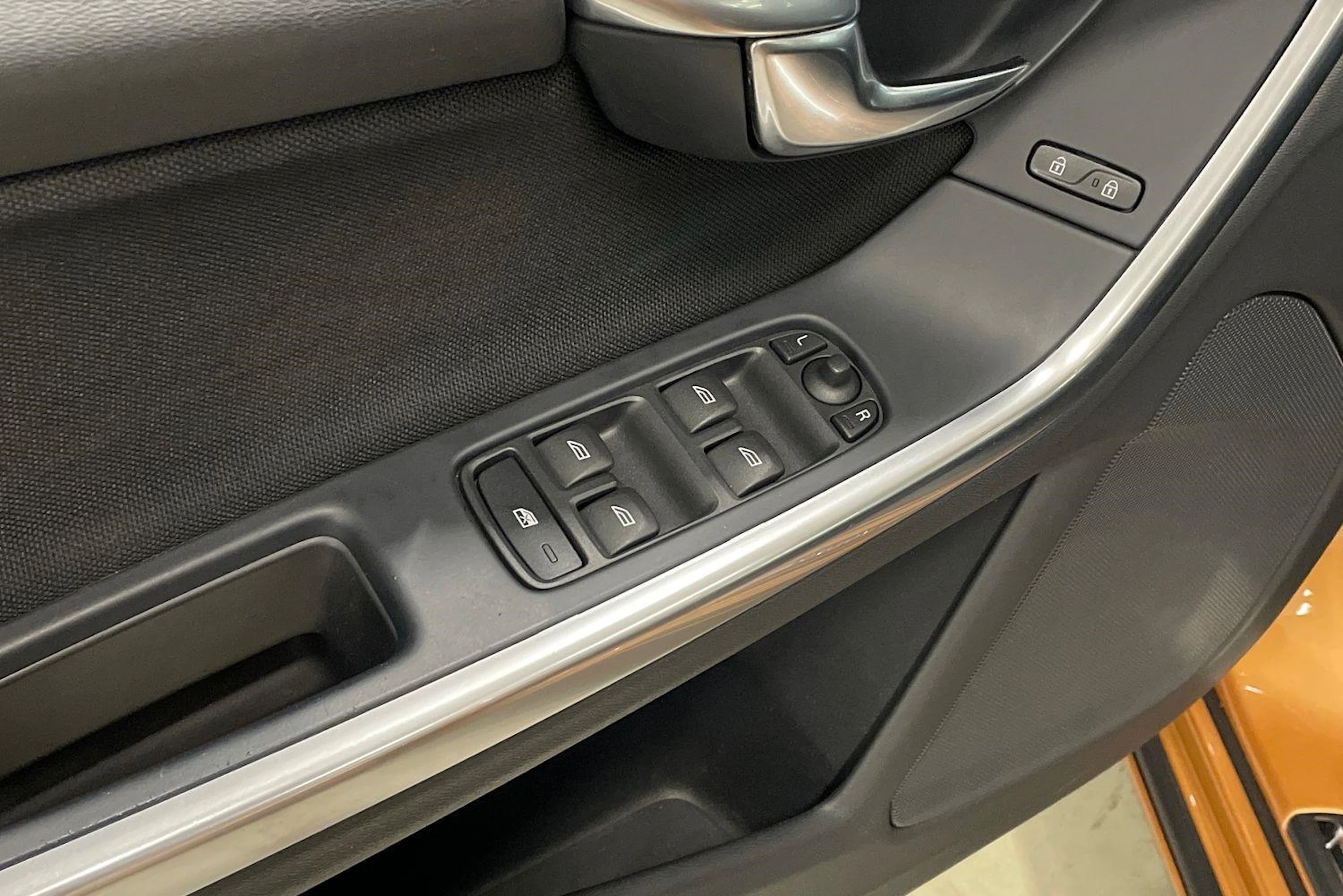 oranssi Volvo V60 2011 kuva 21.