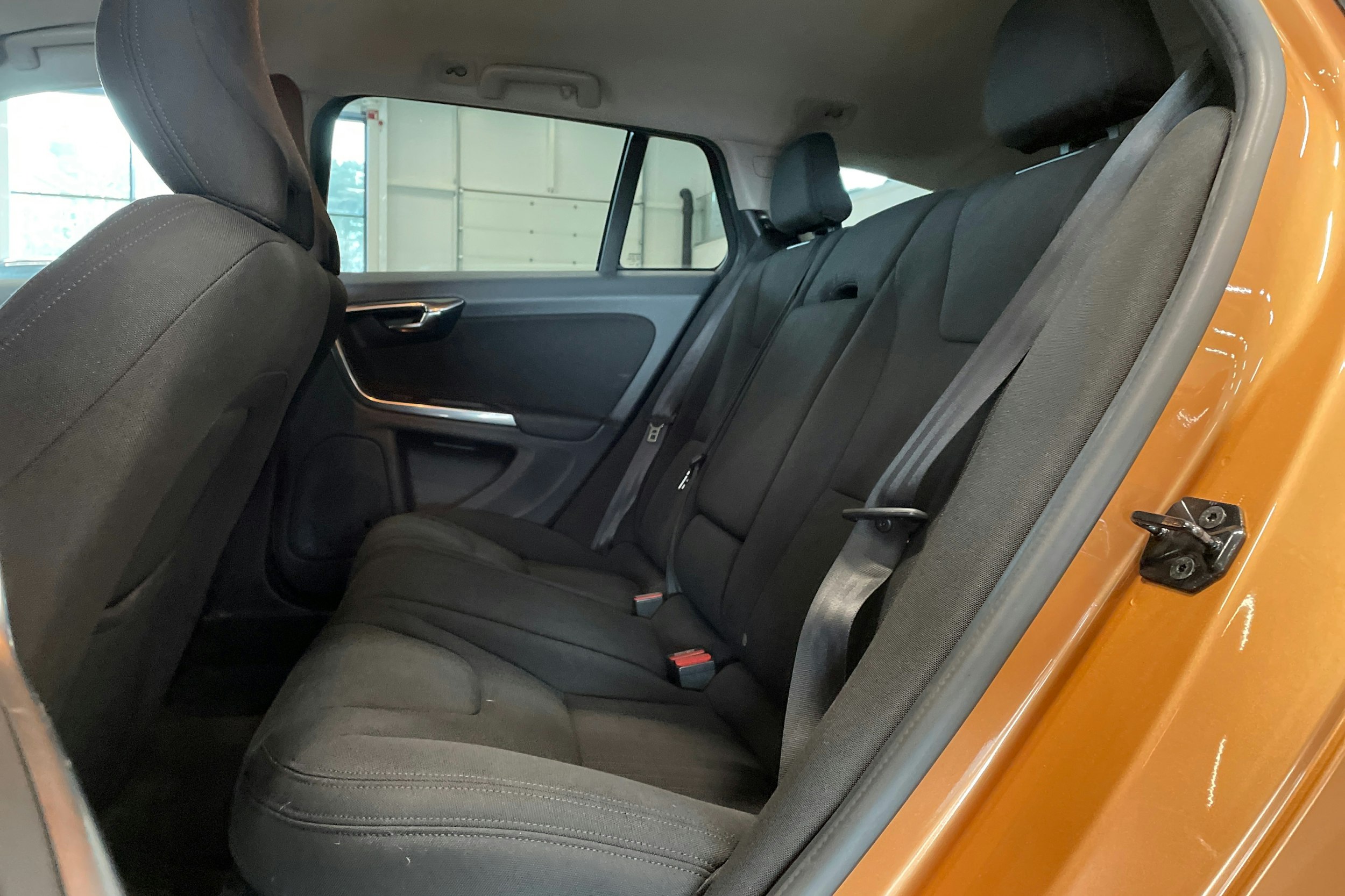 oranssi Volvo V60 2011 kuva 8.