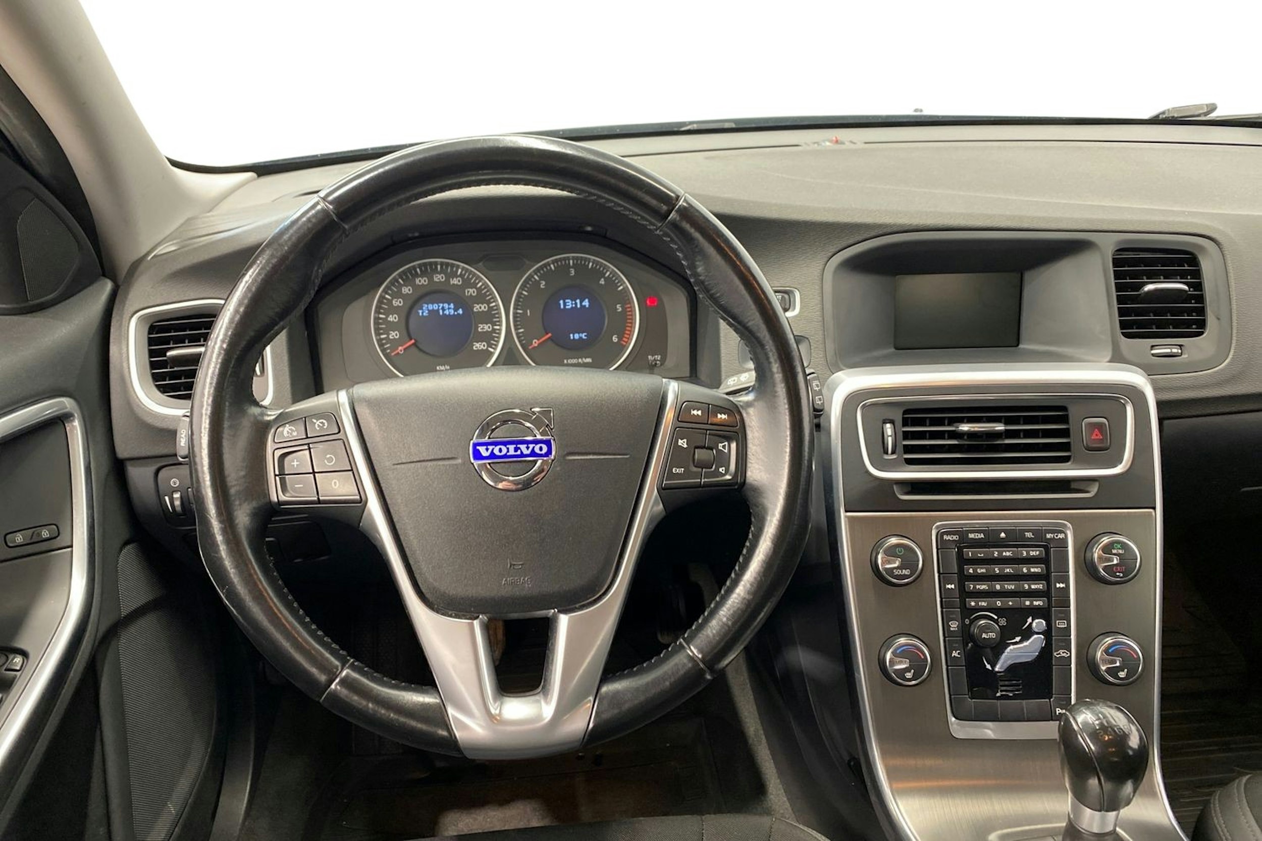 harmaa Volvo V60 2011 kuva 9.