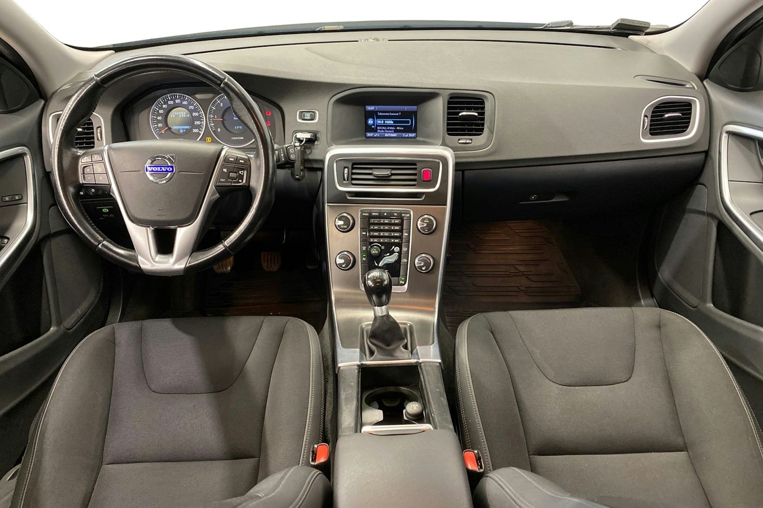 harmaa Volvo V60 2011 kuva 10.