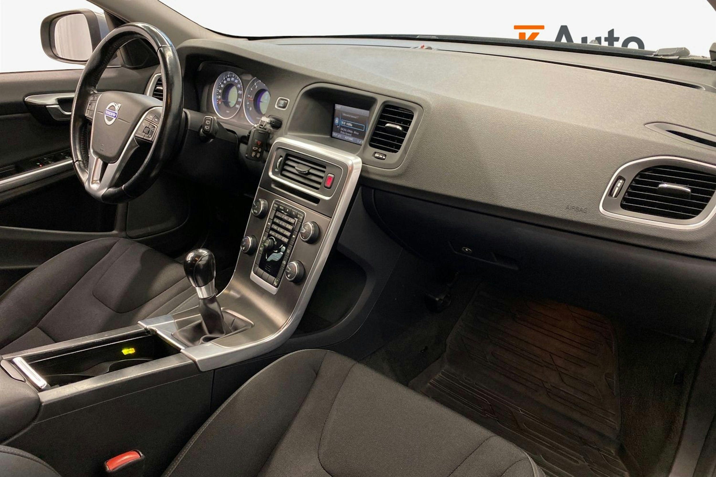 harmaa Volvo V60 2011 kuva 11.