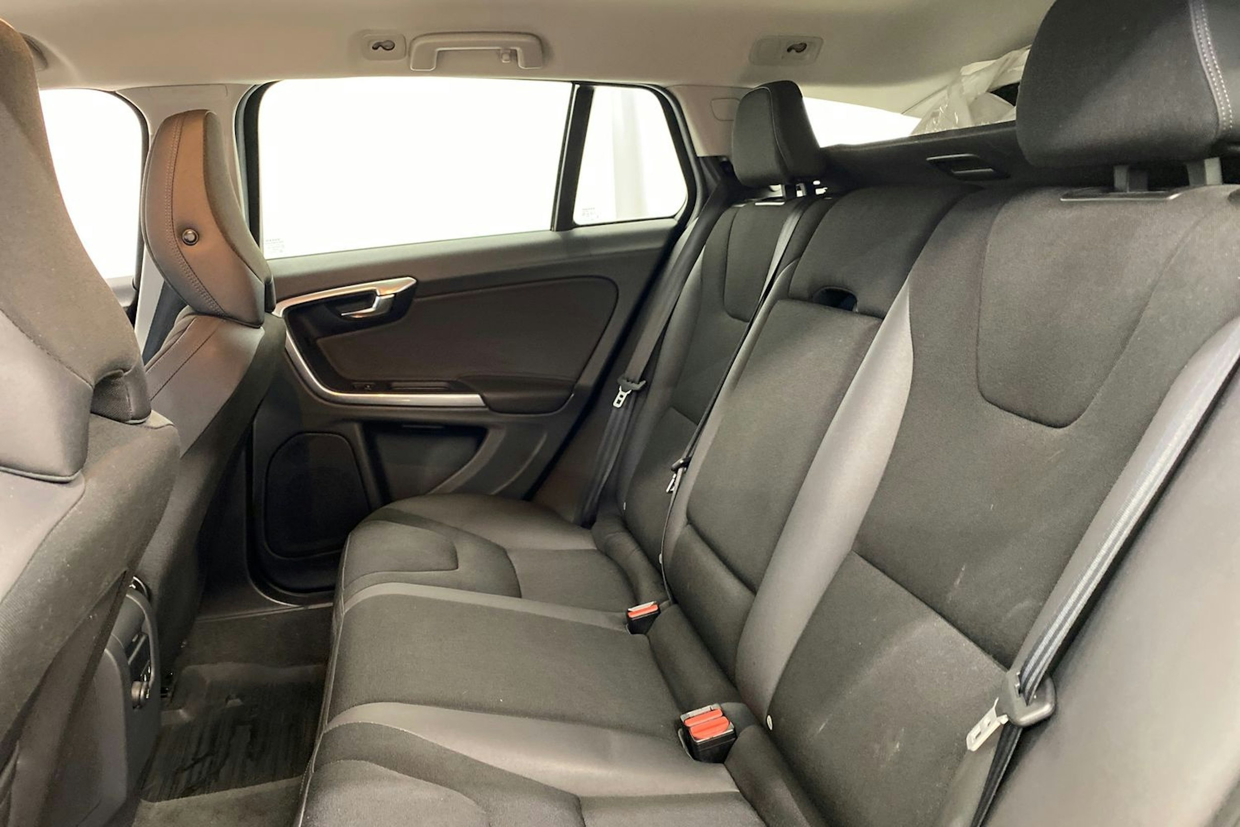 harmaa Volvo V60 2011 kuva 14.