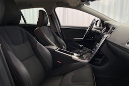 harmaa Volvo V60 2011 kuva 16.