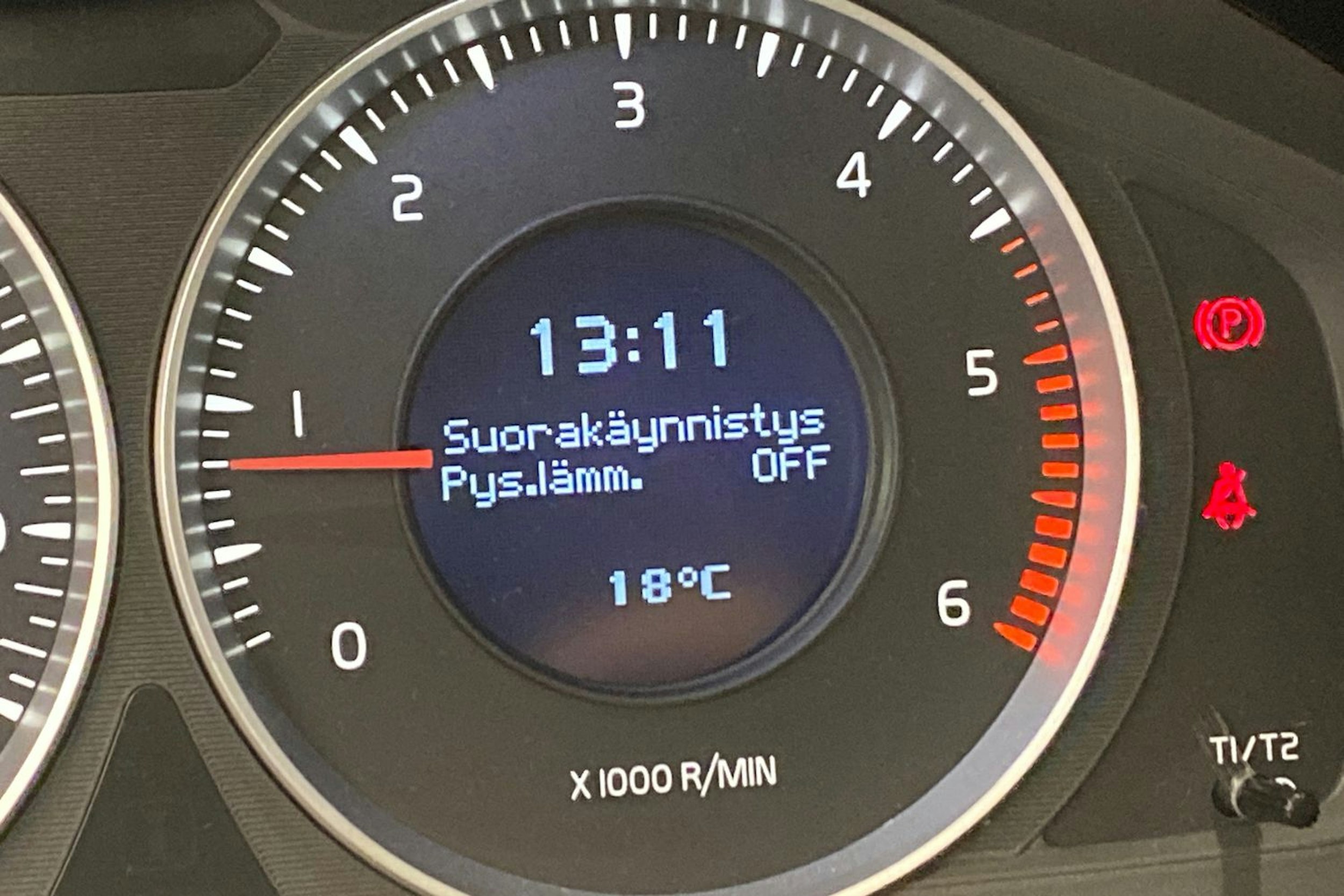 harmaa Volvo V60 2011 kuva 27.