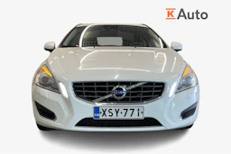 valkoinen Volvo V60 2011 kuva 4.