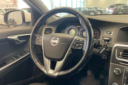valkoinen Volvo V60 2011 kuva 11.