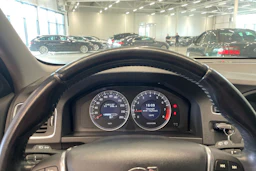 valkoinen Volvo V60 2011 kuva 12.