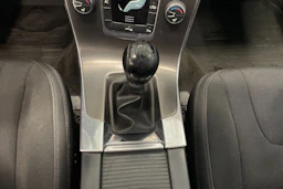 valkoinen Volvo V60 2011 kuva 25.