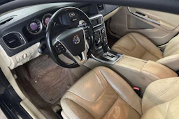 Harmaa Volvo V60 2011 kuva 3.