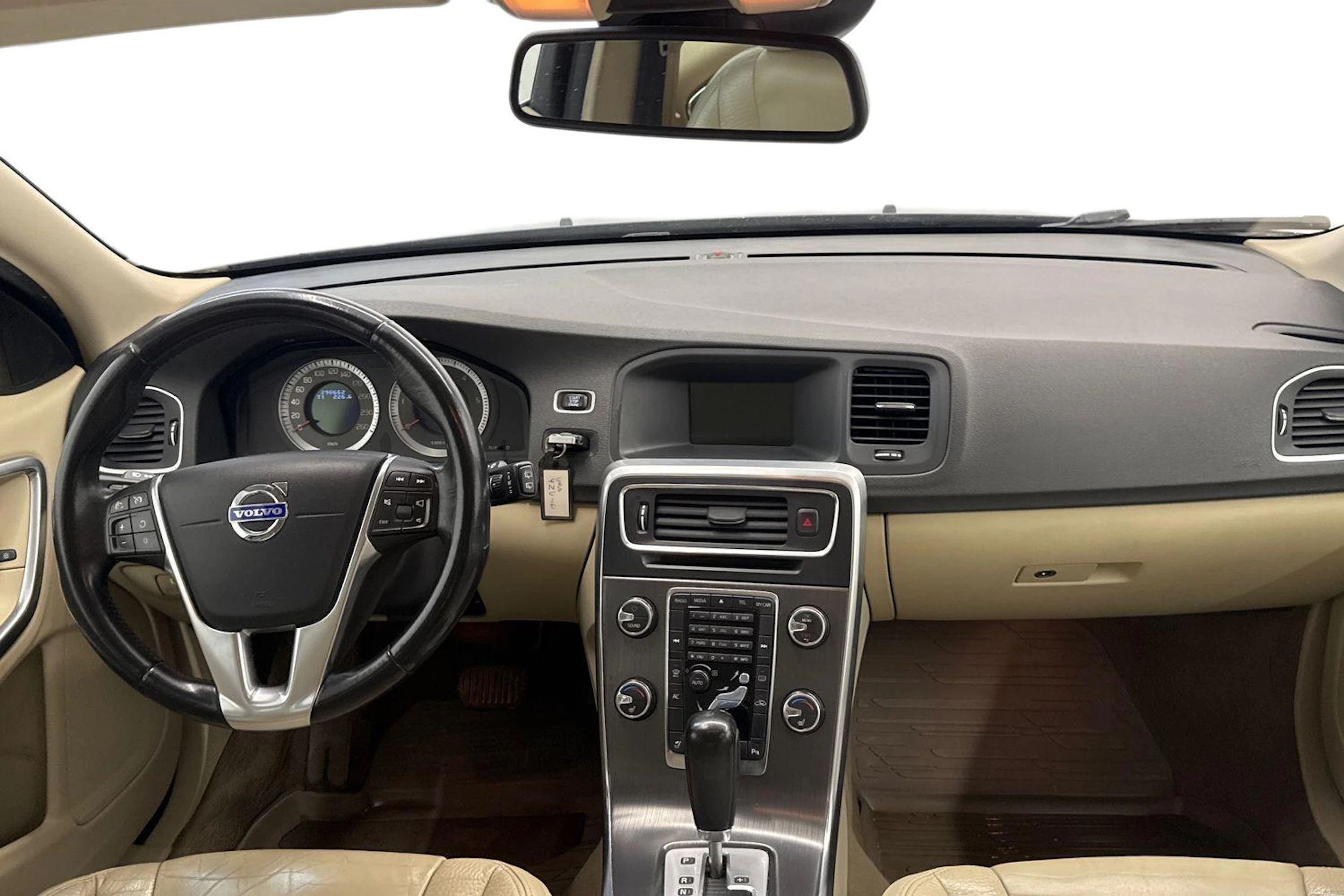 Harmaa Volvo V60 2011 kuva 9.