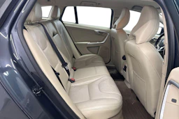 Harmaa Volvo V60 2011 kuva 10.