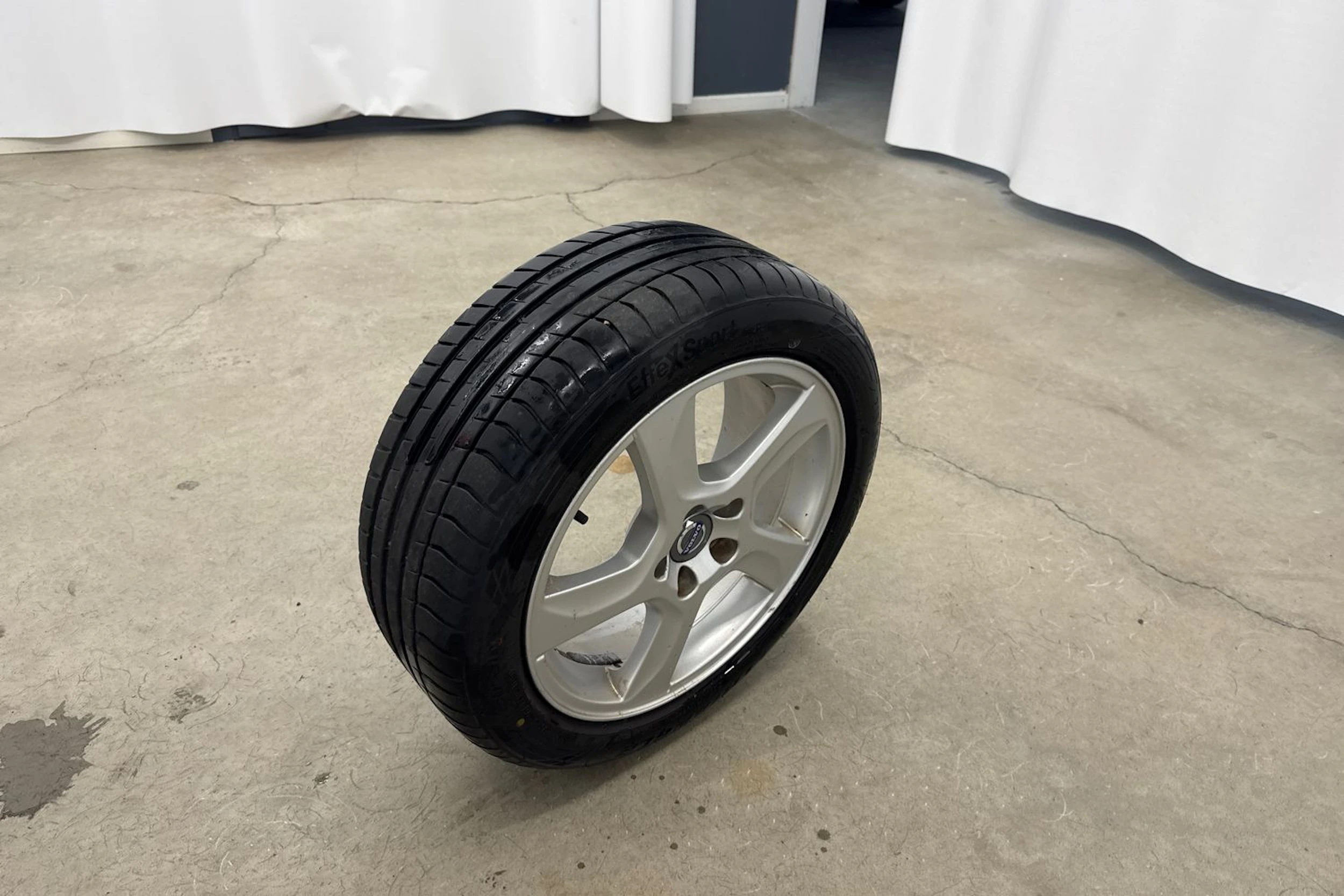 Harmaa Volvo V60 2011 kuva 13.