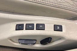 Harmaa Volvo V60 2011 kuva 18.