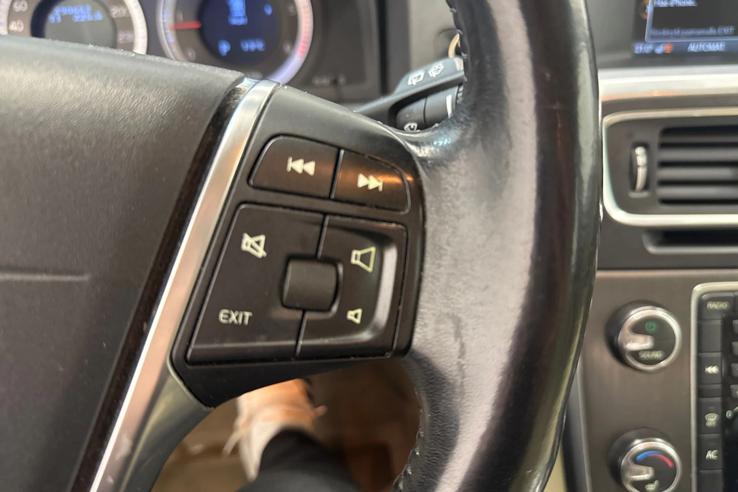 Harmaa Volvo V60 2011 kuva 20.