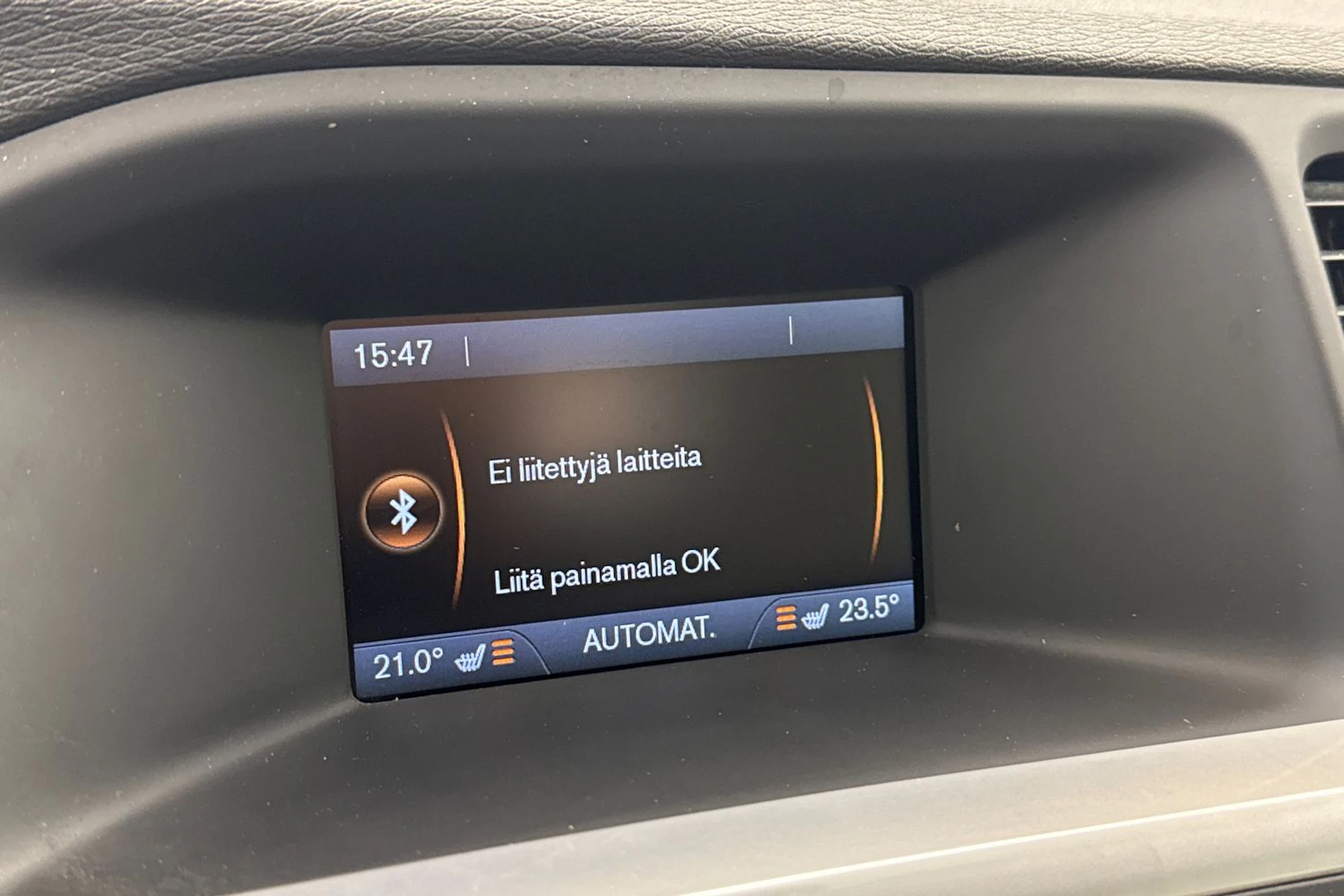 Harmaa Volvo V60 2011 kuva 23.