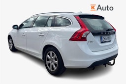 Valkoinen Volvo V60 2012 kuva 2.