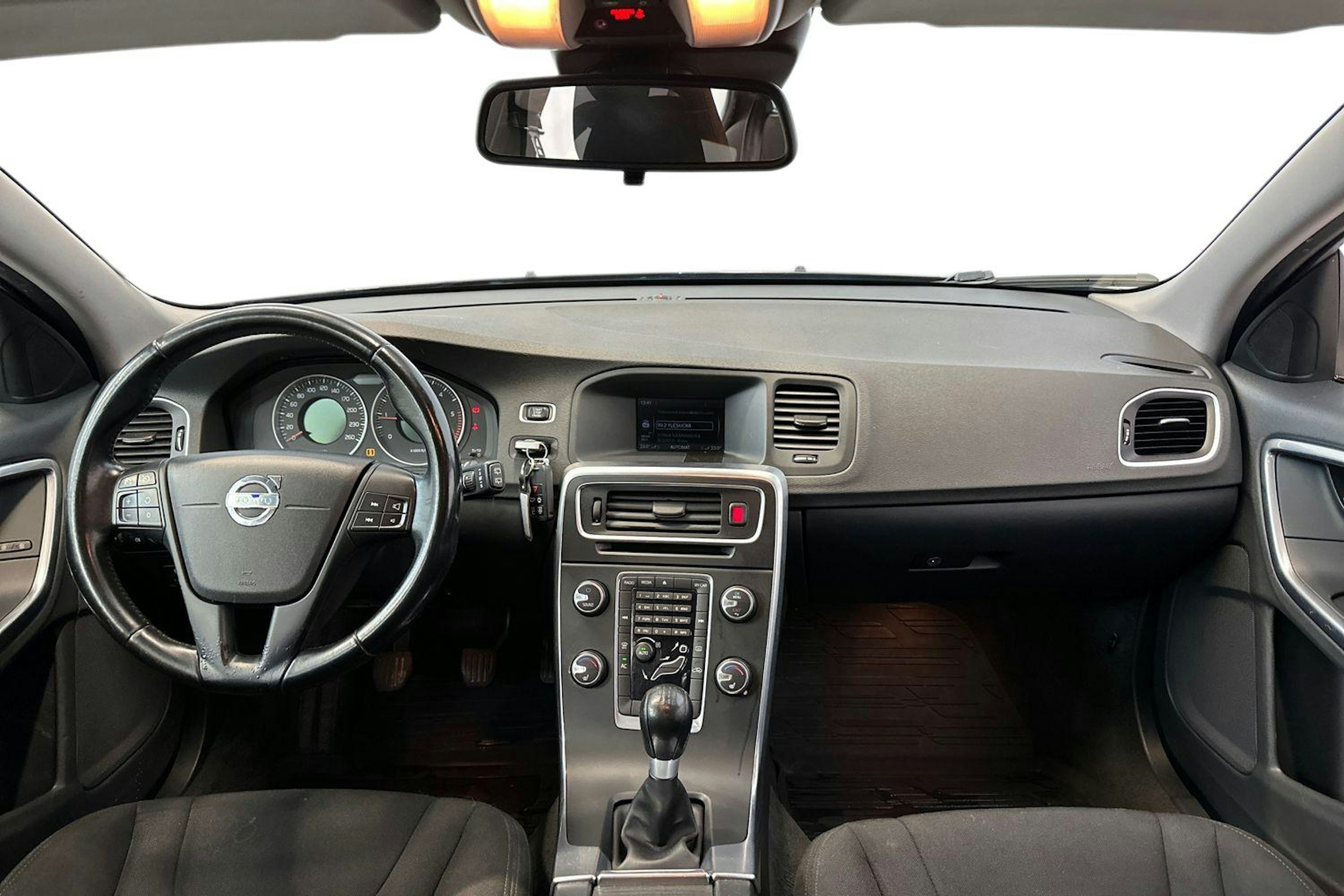 musta Volvo V60 2012 kuva 9.