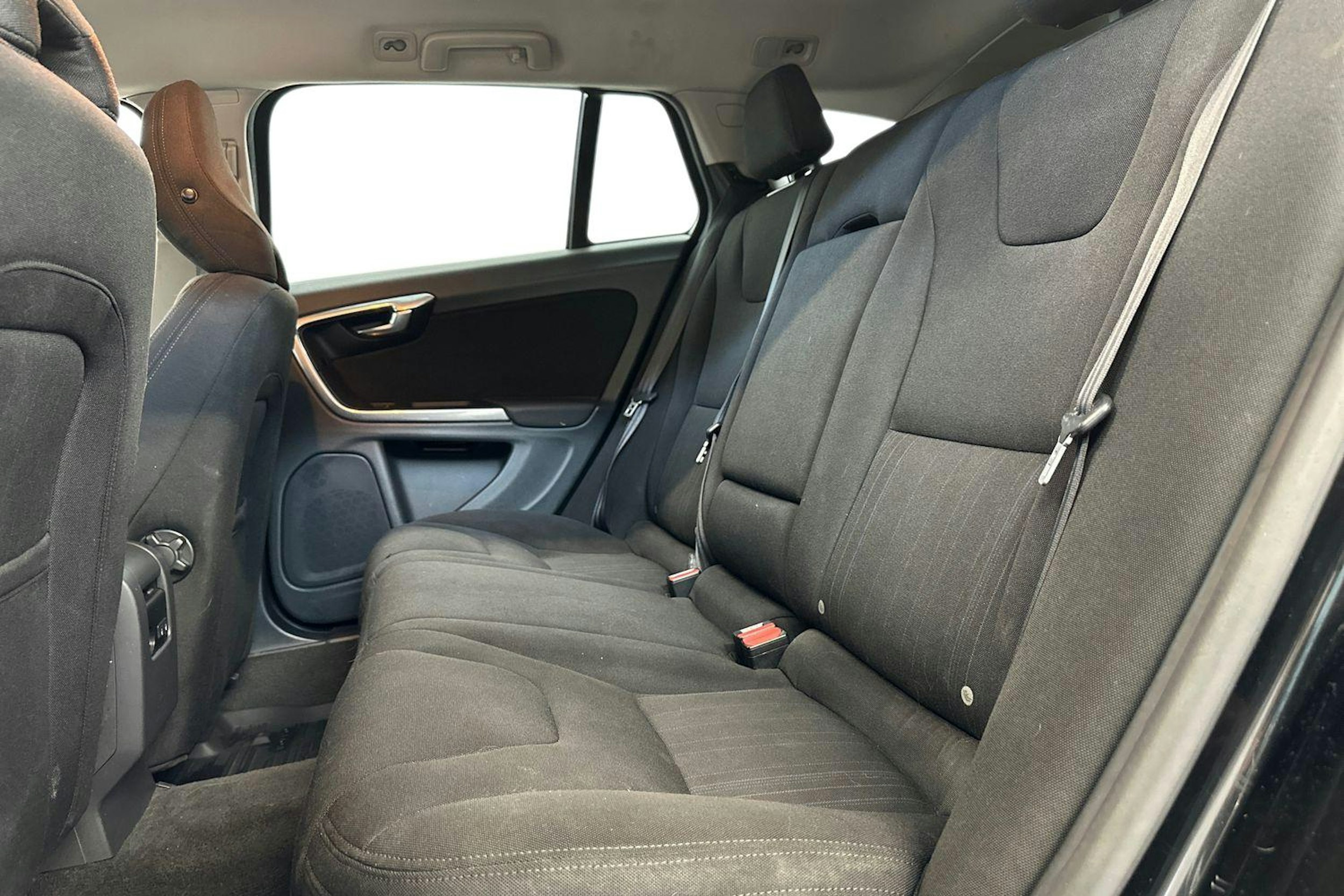 musta Volvo V60 2012 kuva 10.