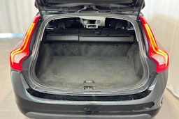 musta Volvo V60 2012 kuva 16.