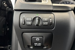 musta Volvo V60 2012 kuva 18.