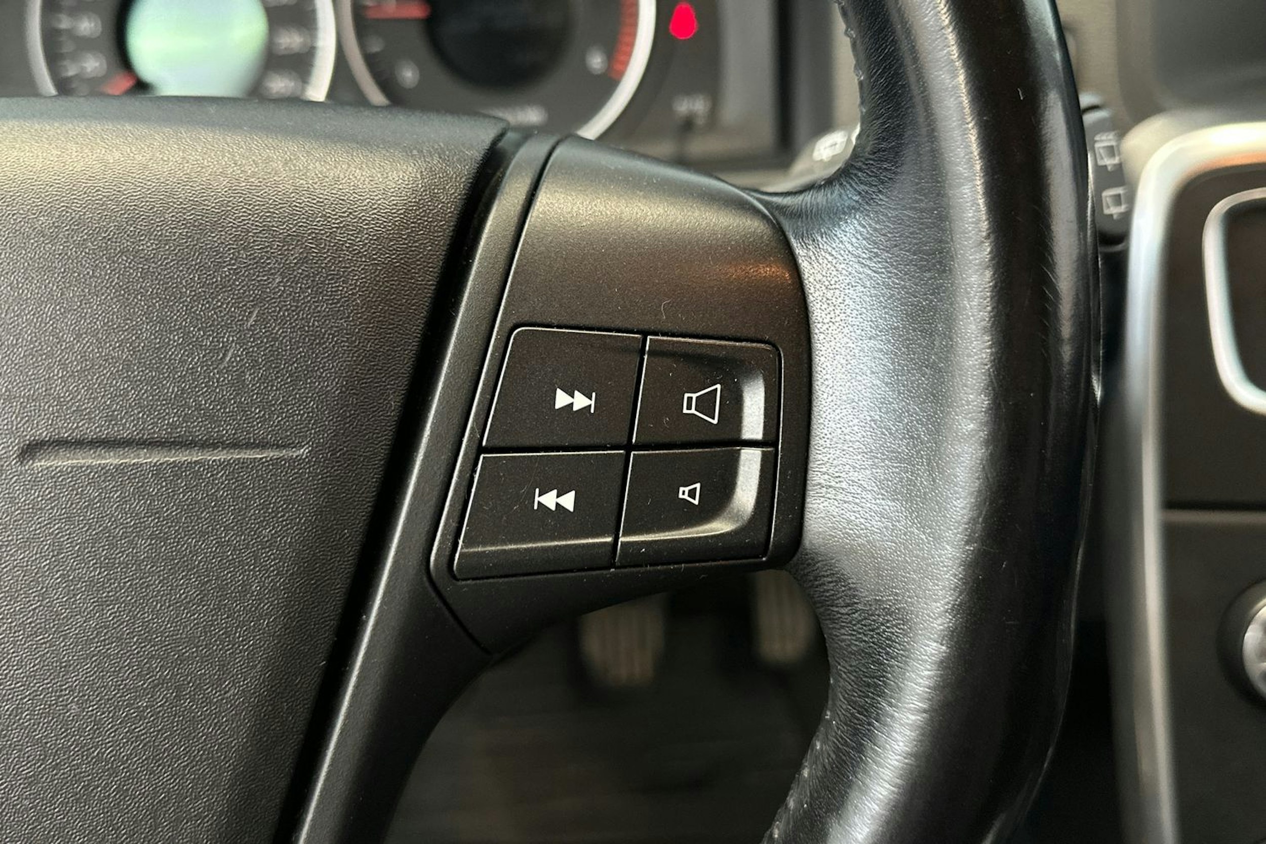 musta Volvo V60 2012 kuva 20.