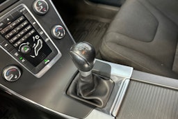 musta Volvo V60 2012 kuva 22.