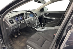 musta Volvo V60 2012 kuva 7.
