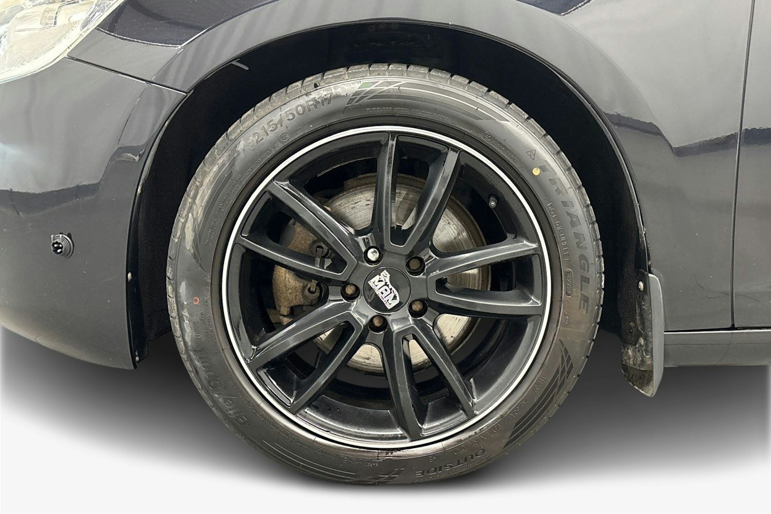 musta Volvo V60 2012 kuva 11.