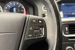 musta Volvo V60 2012 kuva 18.
