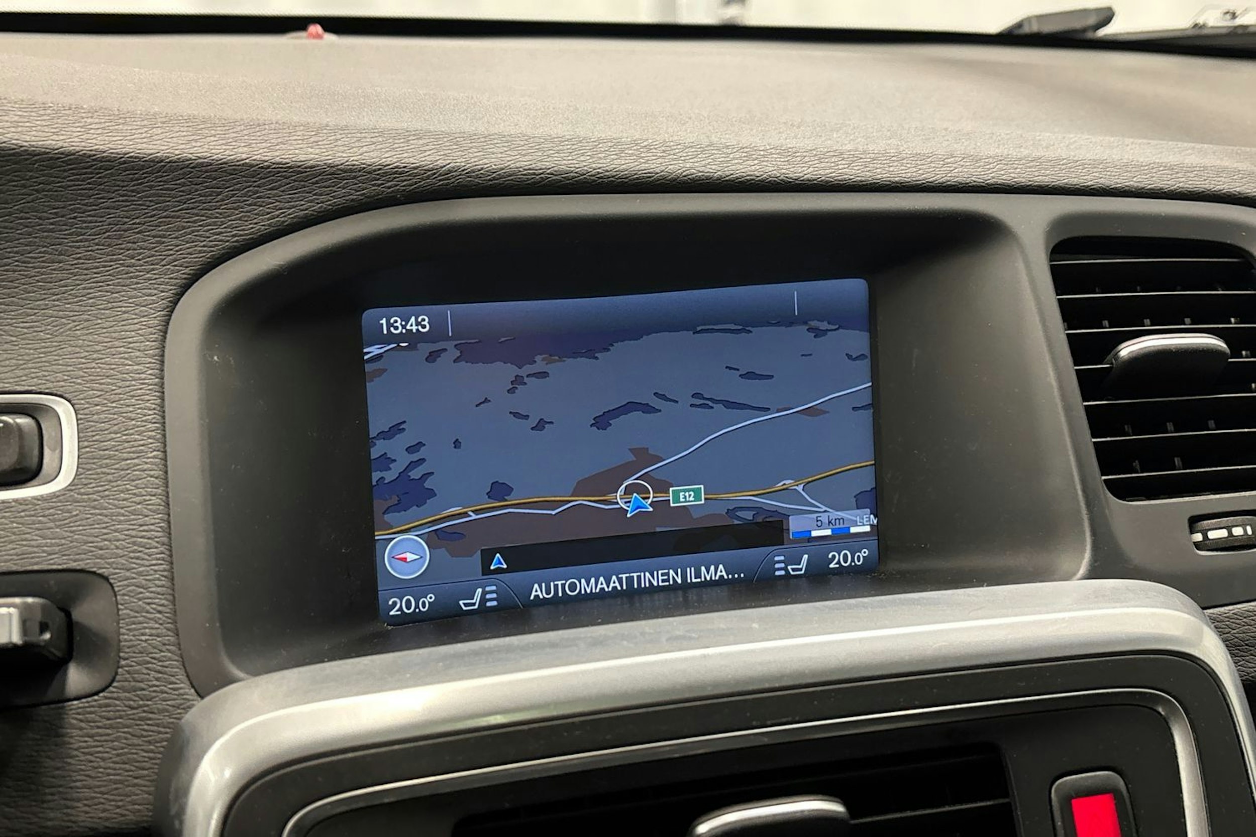 musta Volvo V60 2012 kuva 20.