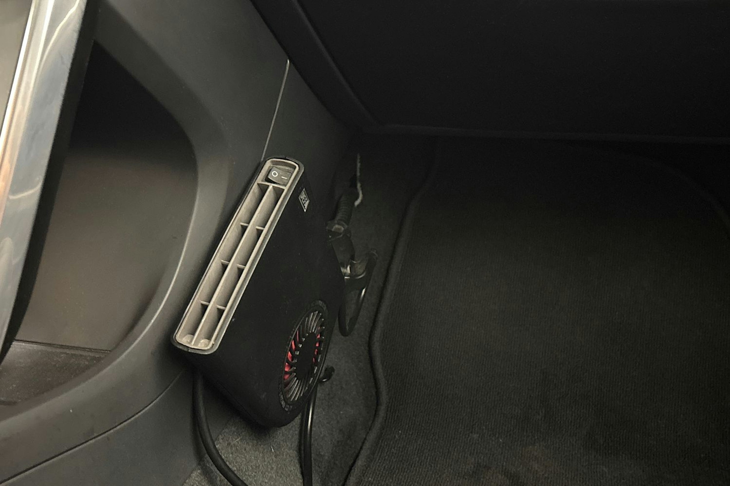 musta Volvo V60 2012 kuva 22.