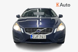 sininen Volvo V60 2013 kuva 5.