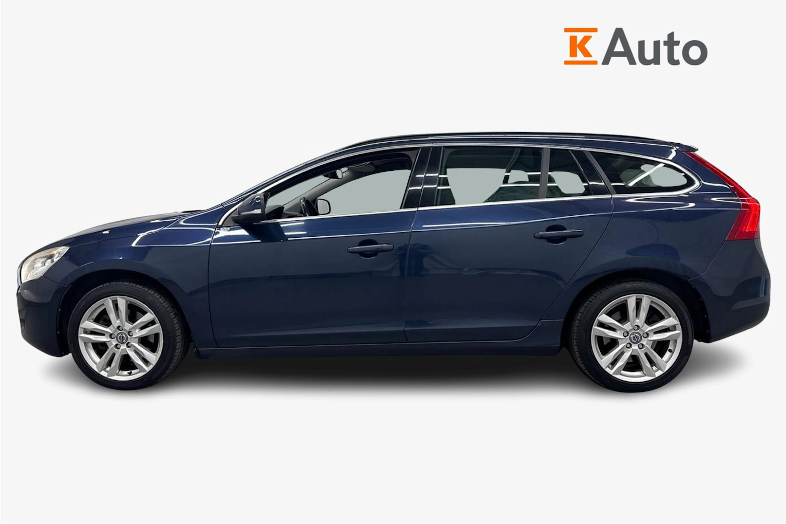 sininen Volvo V60 2013 kuva 7.