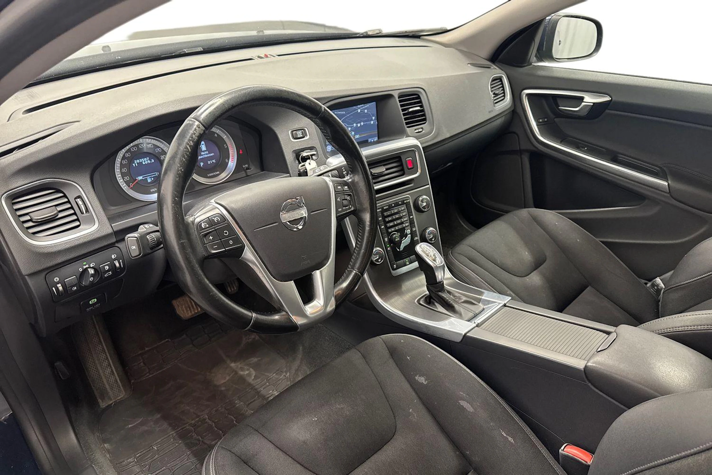 sininen Volvo V60 2013 kuva 8.