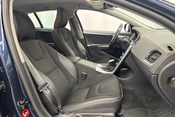 sininen Volvo V60 2013 kuva 15.