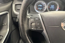 sininen Volvo V60 2013 kuva 20.