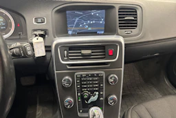 sininen Volvo V60 2013 kuva 22.