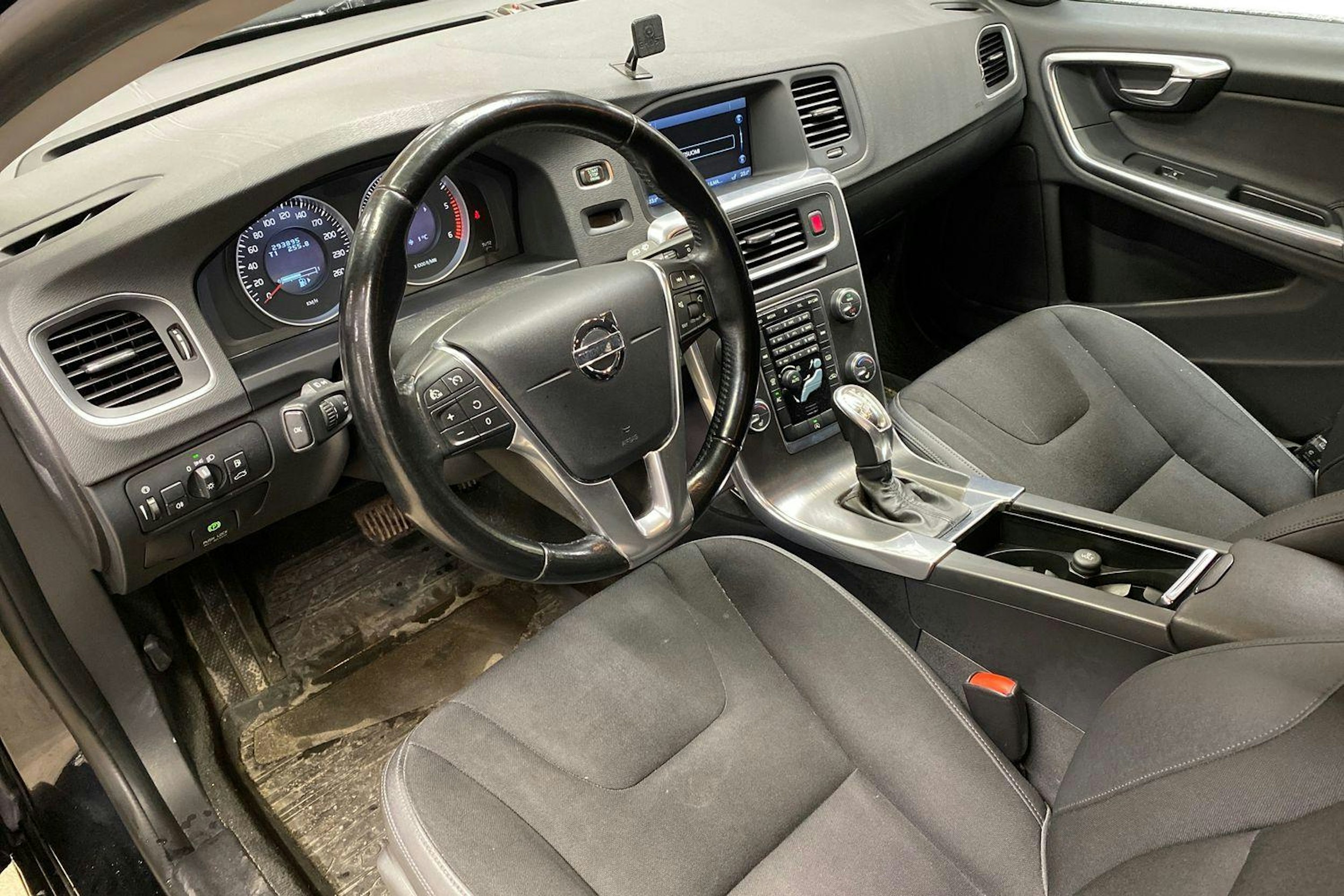 met. musta Volvo V60 2013 kuva 3.