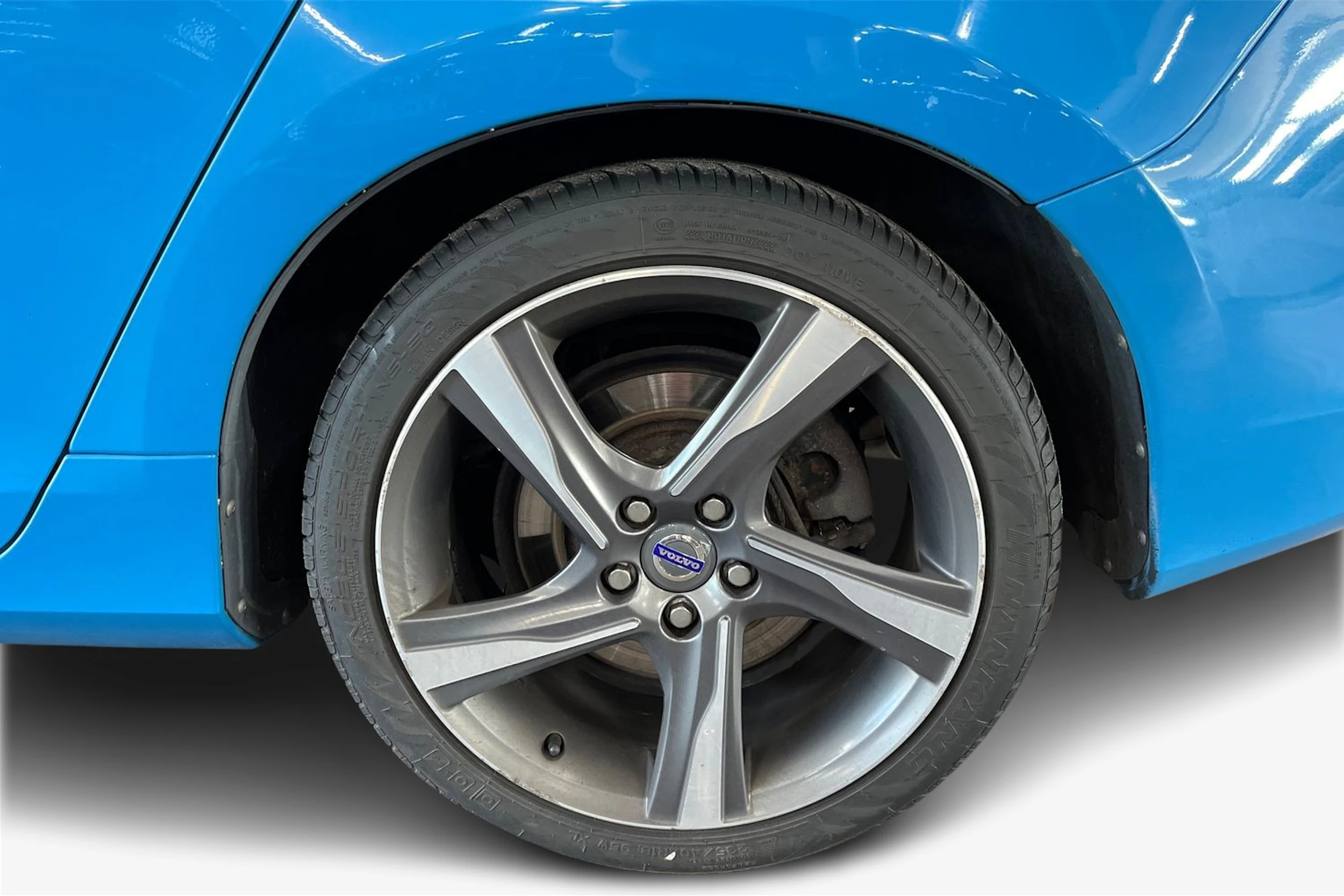 Sininen Volvo V60 2013 kuva 9.