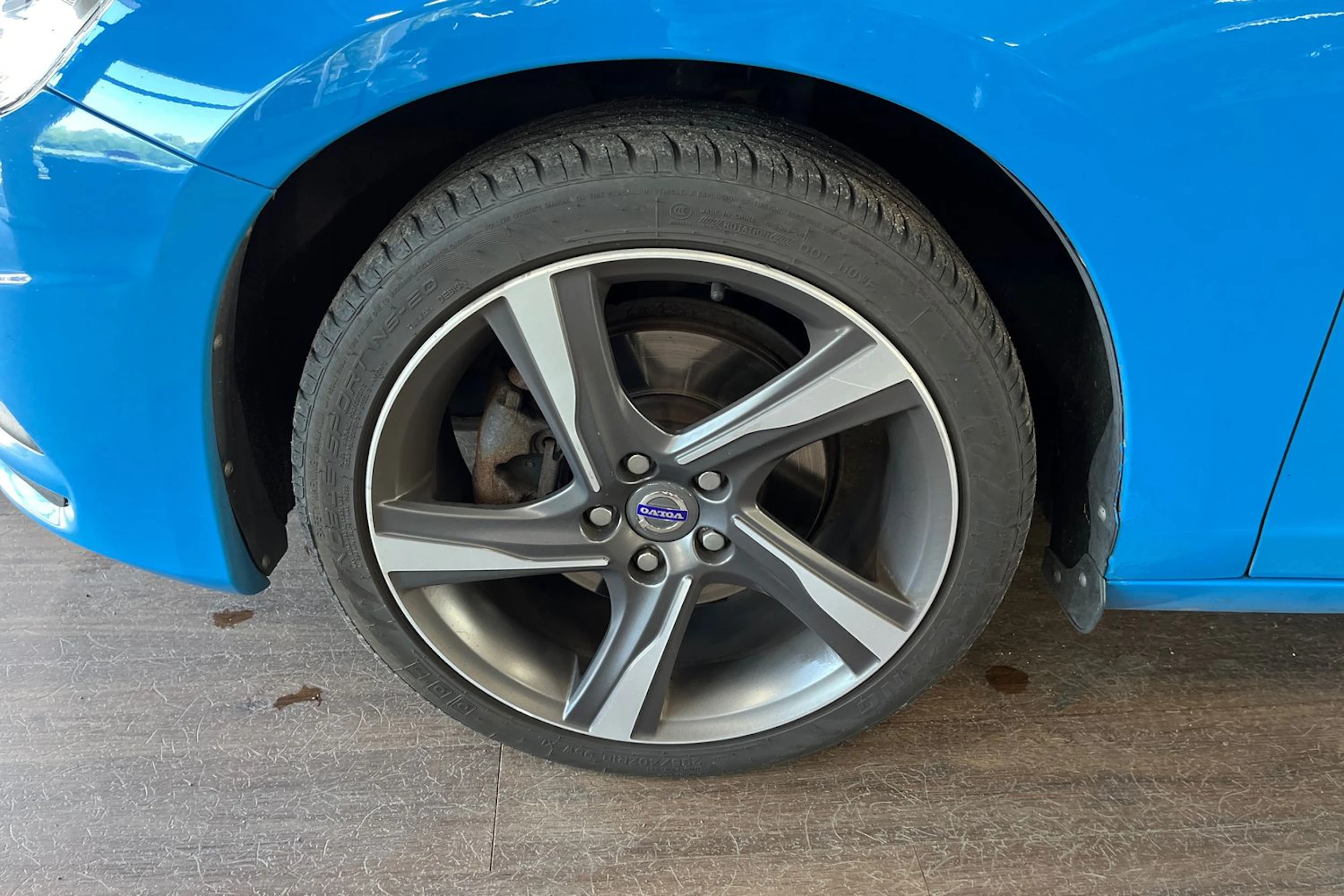 Sininen Volvo V60 2013 kuva 10.