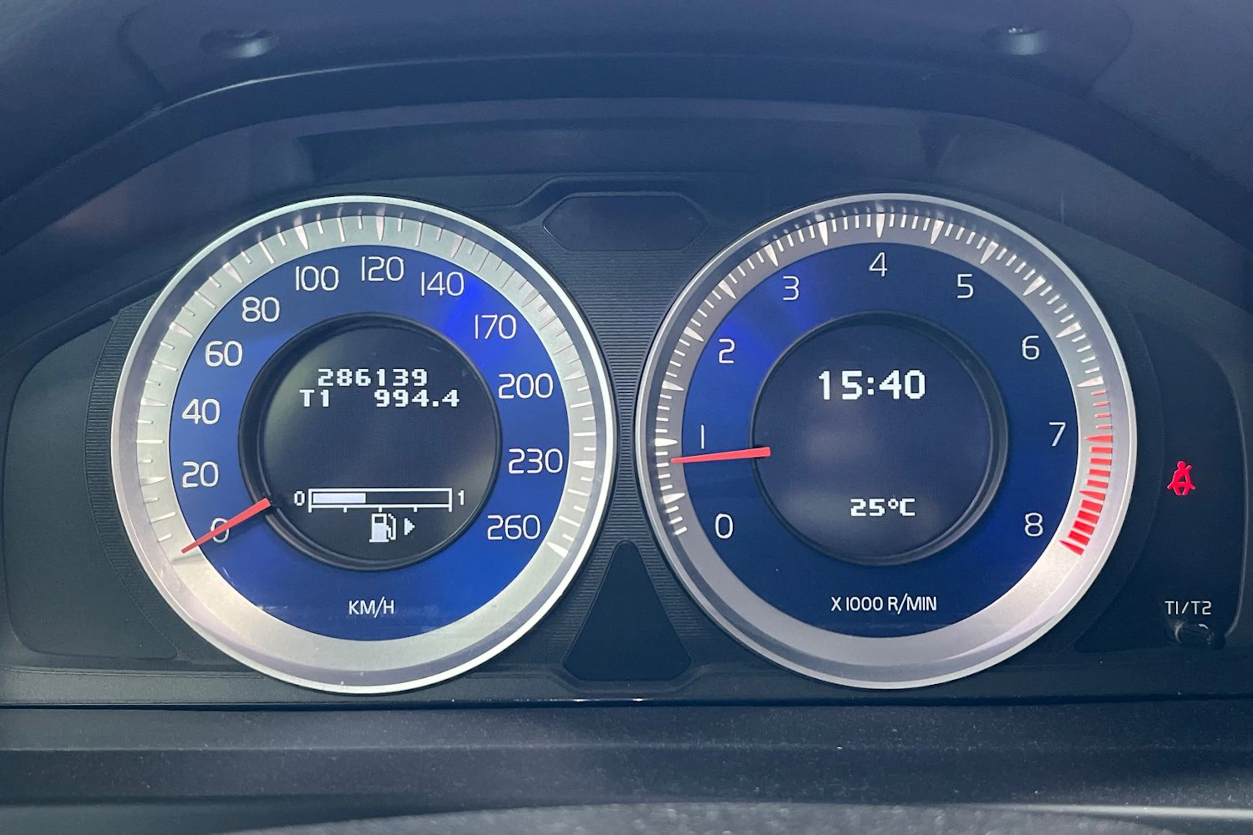 Sininen Volvo V60 2013 kuva 12.