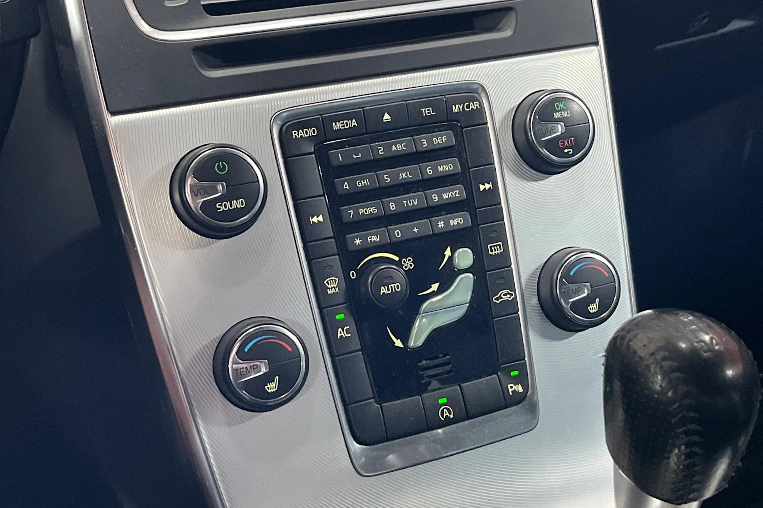 Sininen Volvo V60 2013 kuva 14.