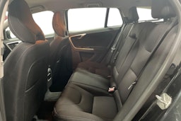 musta Volvo V60 2014 kuva 10.