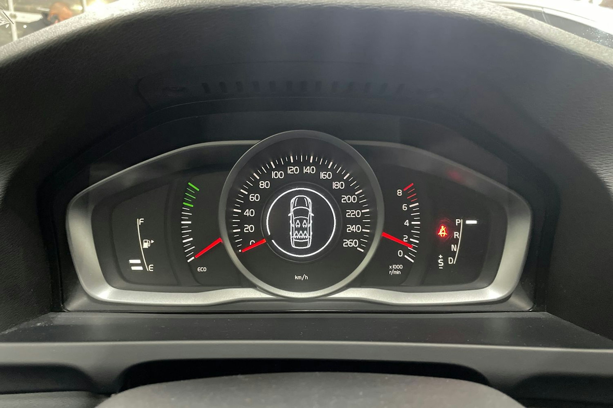 musta Volvo V60 2014 kuva 14.