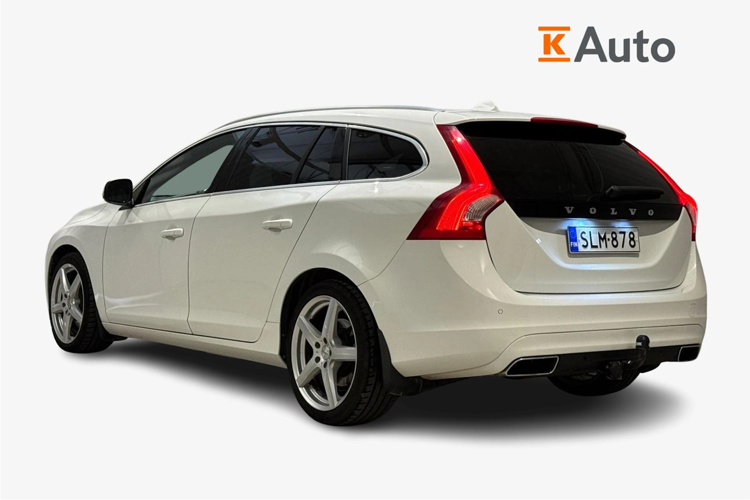 valkoinen Volvo V60 2014 kuva 3.