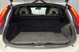 valkoinen Volvo V60 2014 kuva 16.